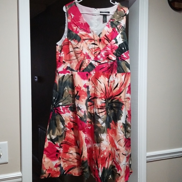 Lane Bryant floral dress - Picture 1 of 2